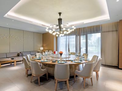 創(chuàng)虹酒店家具之實木家具鑒別方法